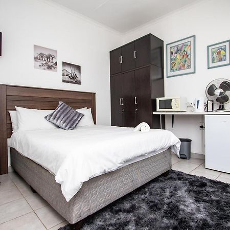 Willow Guest House Boksburg Eksteriør billede
