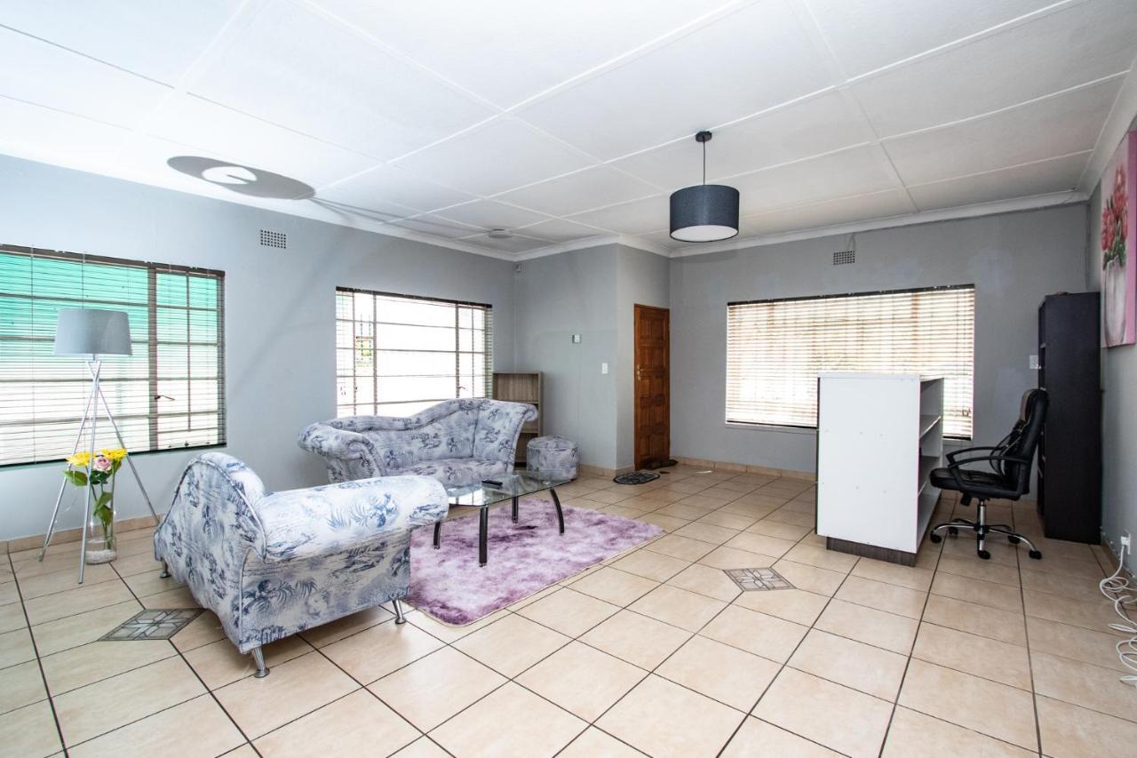 Willow Guest House Boksburg Eksteriør billede