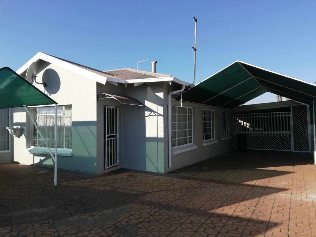 Willow Guest House Boksburg Eksteriør billede